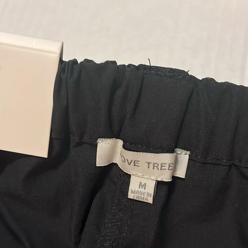 NWT-love tree-M-black-lightweight, slit in front,pockets, midi, cargo skirt.